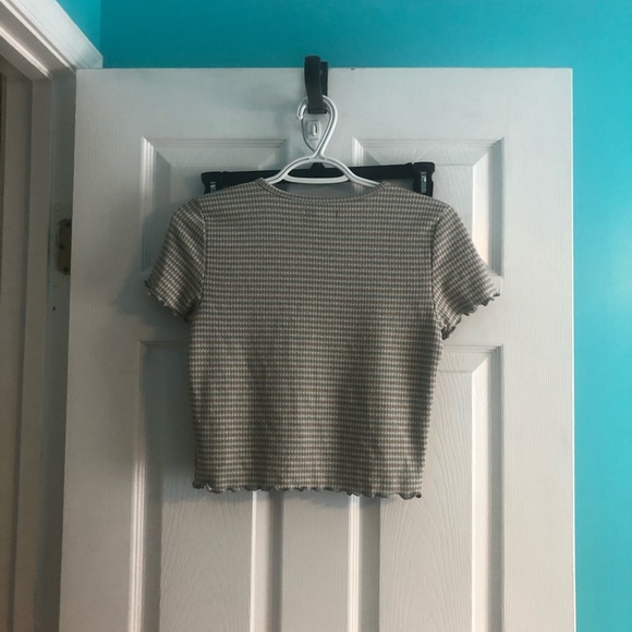 American Eagle Short Sleeve Crop Top - Picture 2 of 4